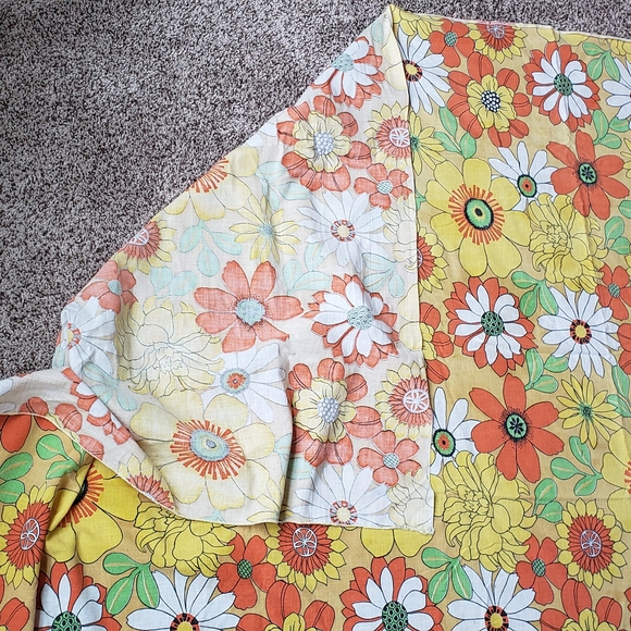 1960s 1970s Flower Power Fabric Tablecloth Yellow Boho Orange Daisy Zinnia #82 - Picture 6 of 16